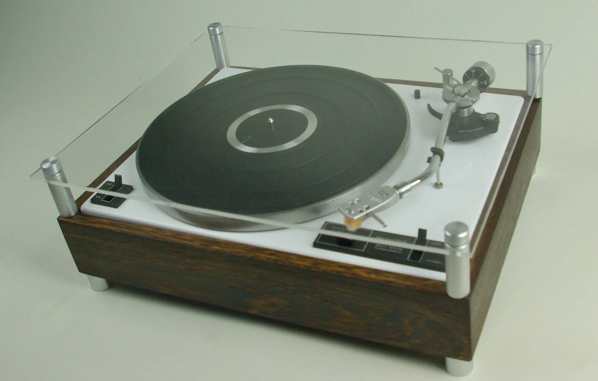 CUSTOM PINONEER TURNTABLE
