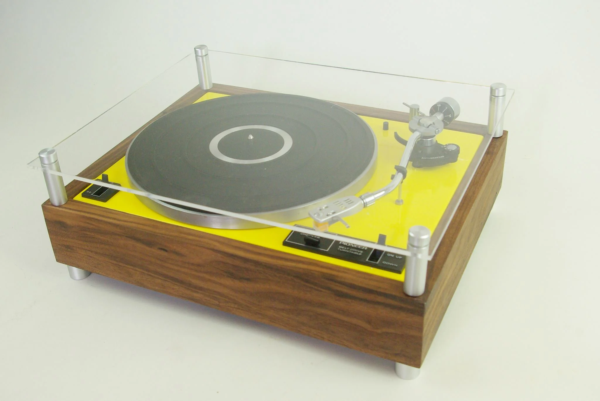 CUSTOM PINONEER TURNTABLE