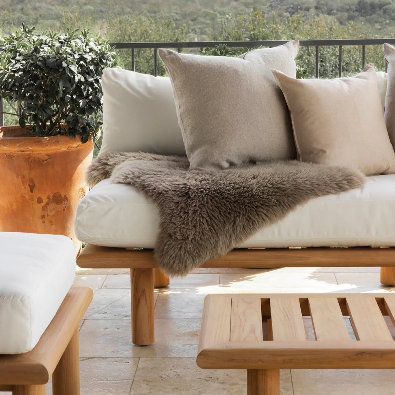 FW23_Madeira_Detail_2_web_edit_1.jpg