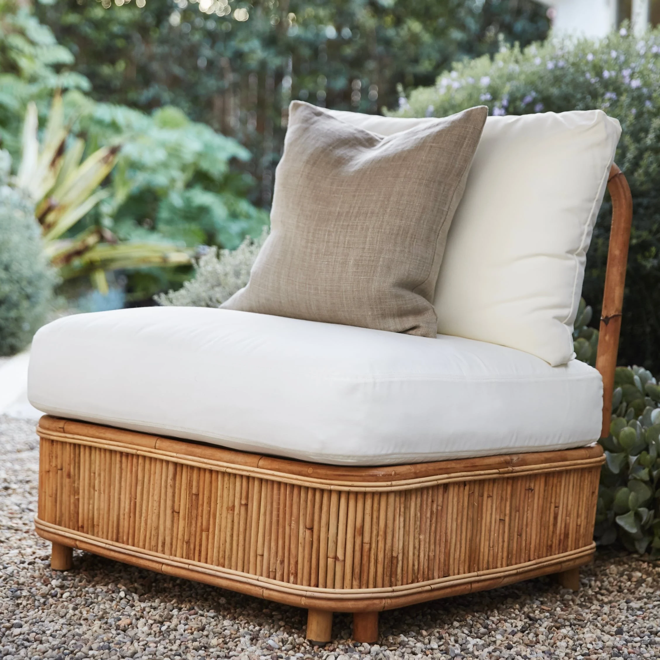 SS23_NaturaLoveseat_485_detail.jpg