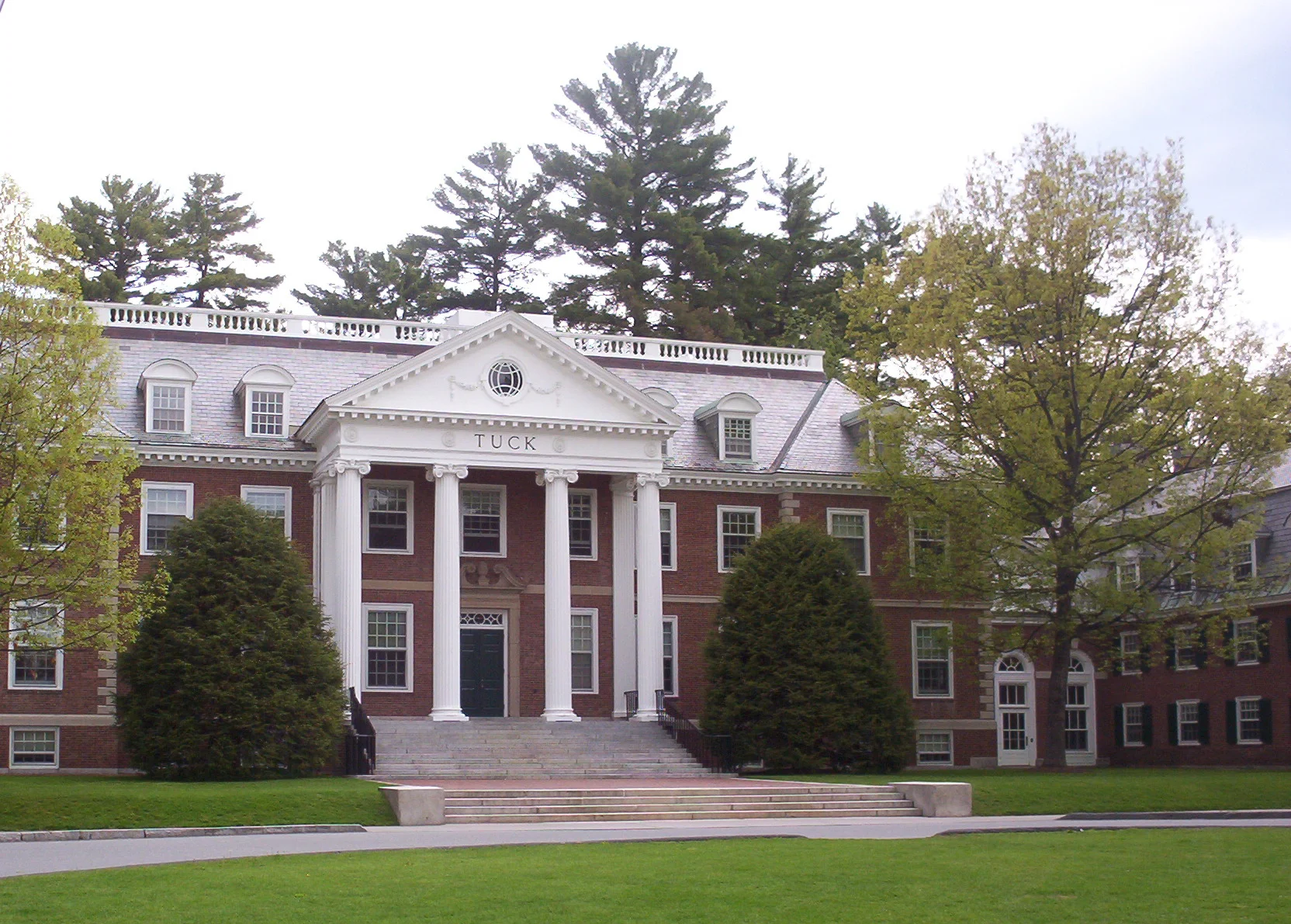 TuckSchoolofBusiness.jpg