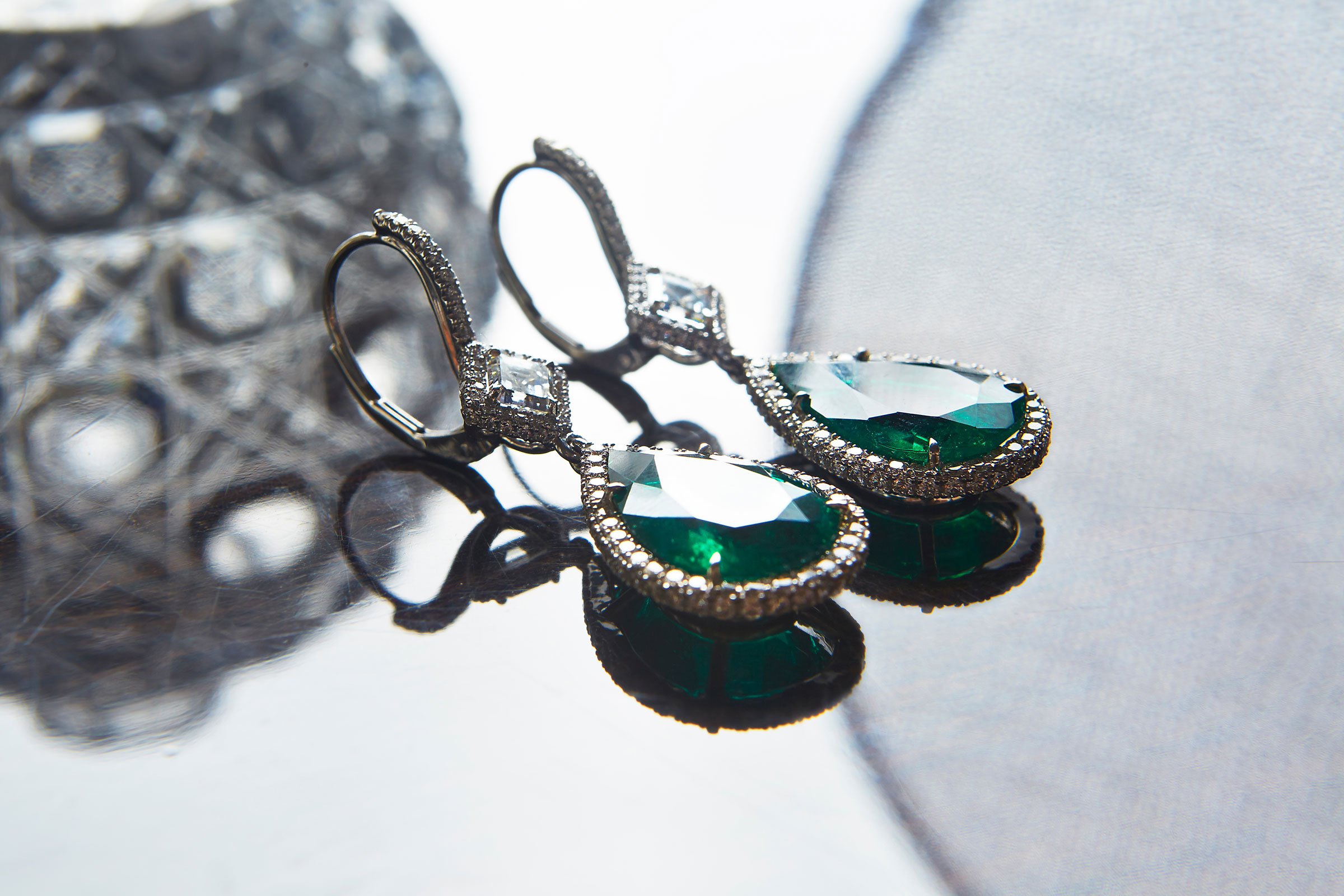 emerald-earrings.jpg