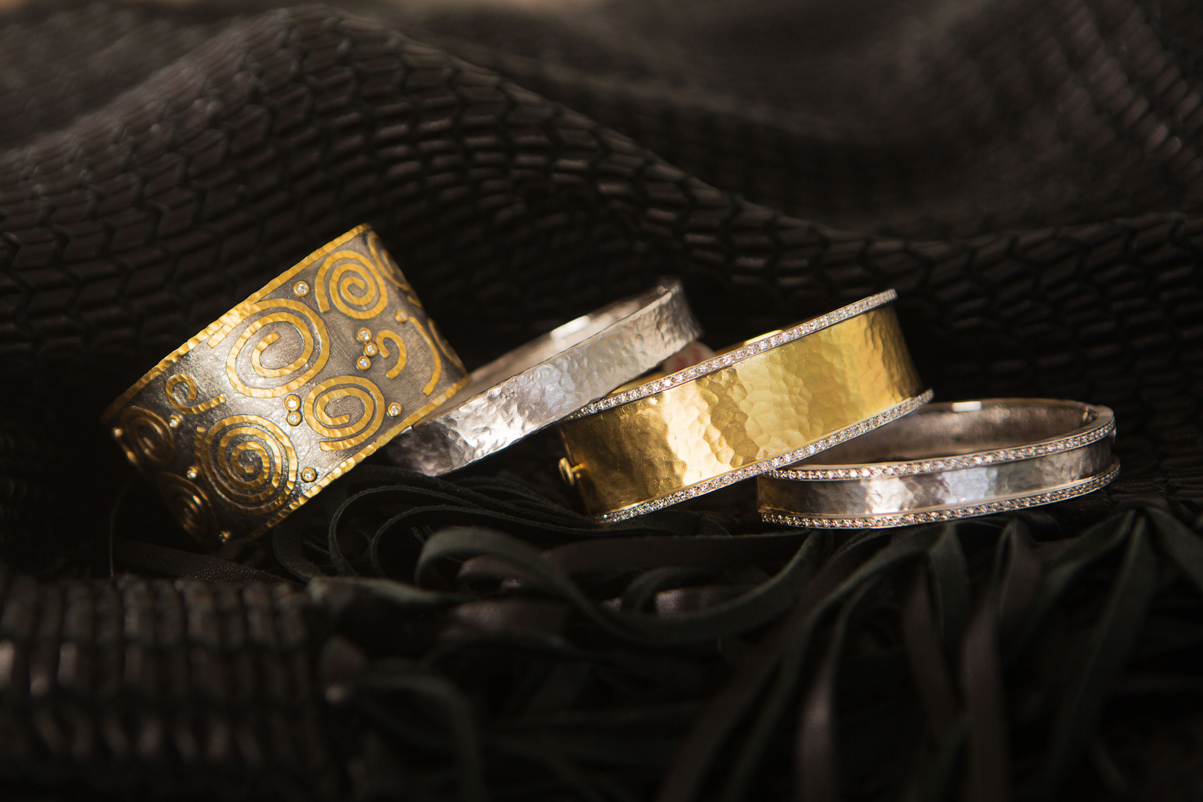 gold-bracelets3.jpg