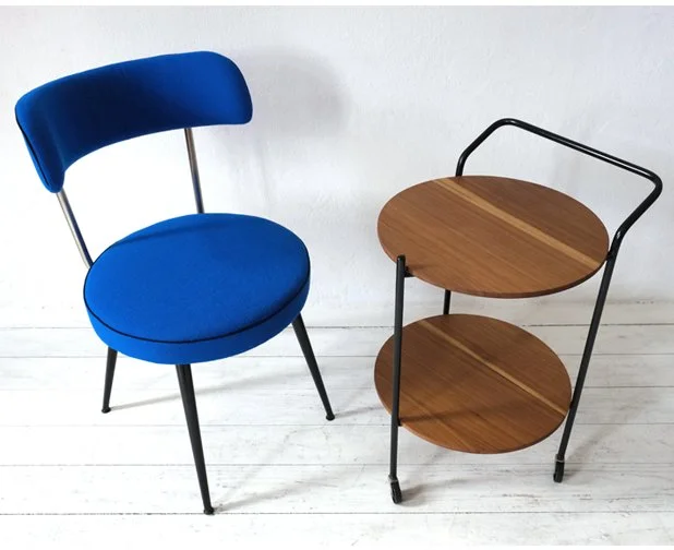 Tisch+BlaueStahlStühle7.jpg