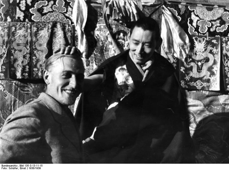 Bruno Beger en compañía del regente del Tíbet