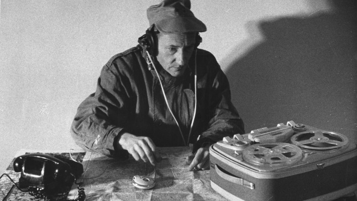 Fotograma de William Burroughs en Towers open fire