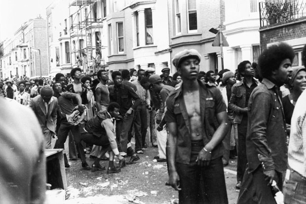 Disturbios en Notting Hill durante los carnavales de 1976