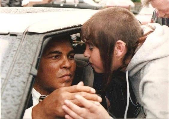 ¡Bumaye! Muhammad Ali y la chica skinhead
