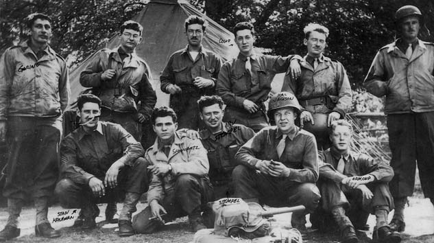 Miembros de la unidad militar a las órdenes del mago