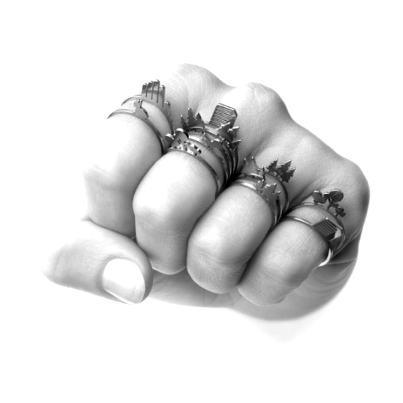 Unos actuales anillos cortantes inspirados en las joyas apaches