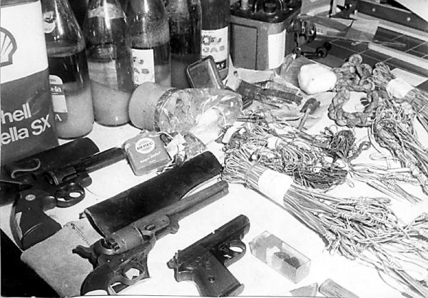 Material incautado a varios comandos del MPAIAC tras su desarticulación en 1978. Los propios miembros de la organización afirmaron que todo aquel material había sido «colocado» por la policía.