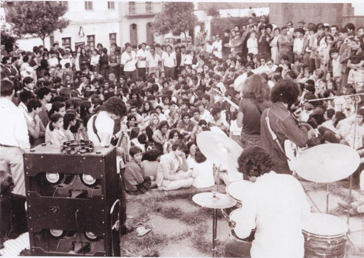 El público del festival durante la actuación de Stu and Drak