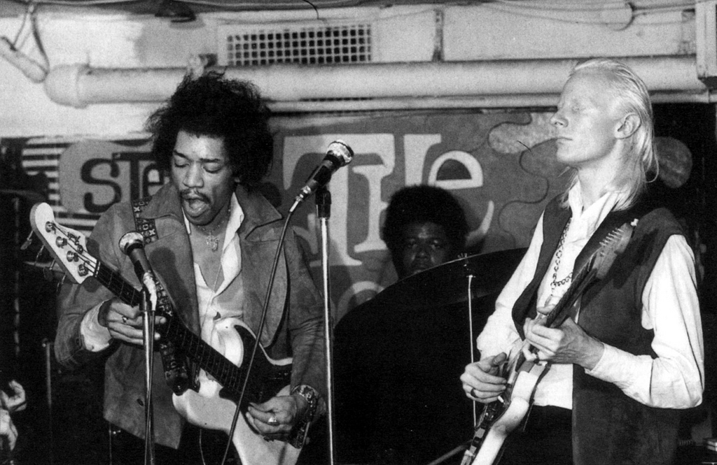 Hendrix y Winter en una imagen correspondiente a otra actuación distinta a la de Bleeding Heart