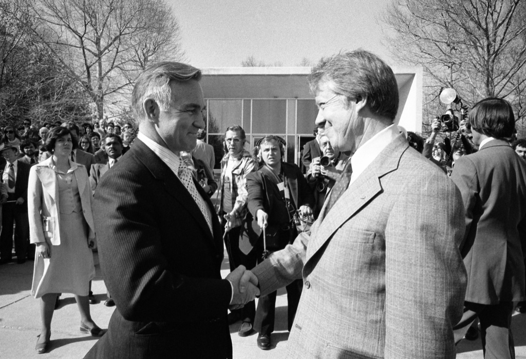El presidente Carter y Stansfield Turner en marzo de 1977