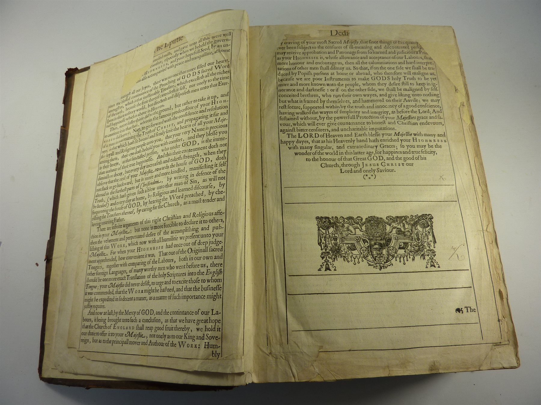 Ejemplar de la biblia editada por Barker