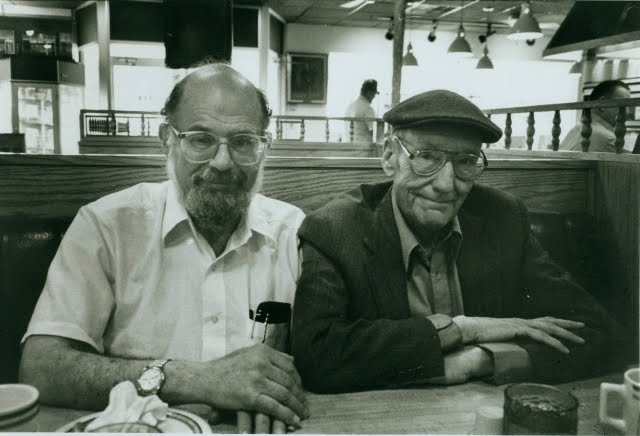 Ginsberg junto a Burroughs