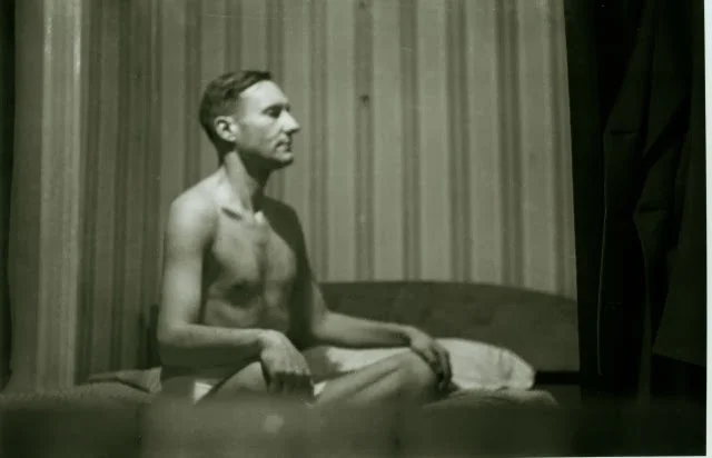 Burroughs en plena meditación