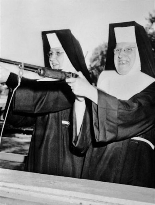 Tercera de las fotografías de las hermanas de la Divina Providencia