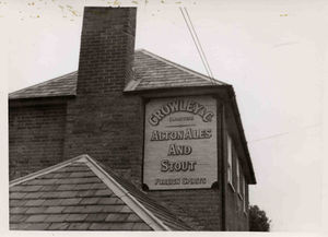 Exterior de una cervecería Crowley