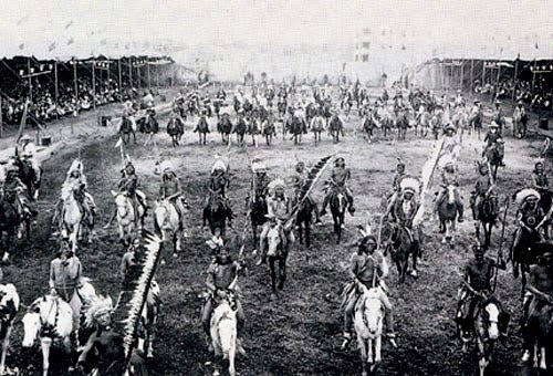 Desfile el día de su inauguración