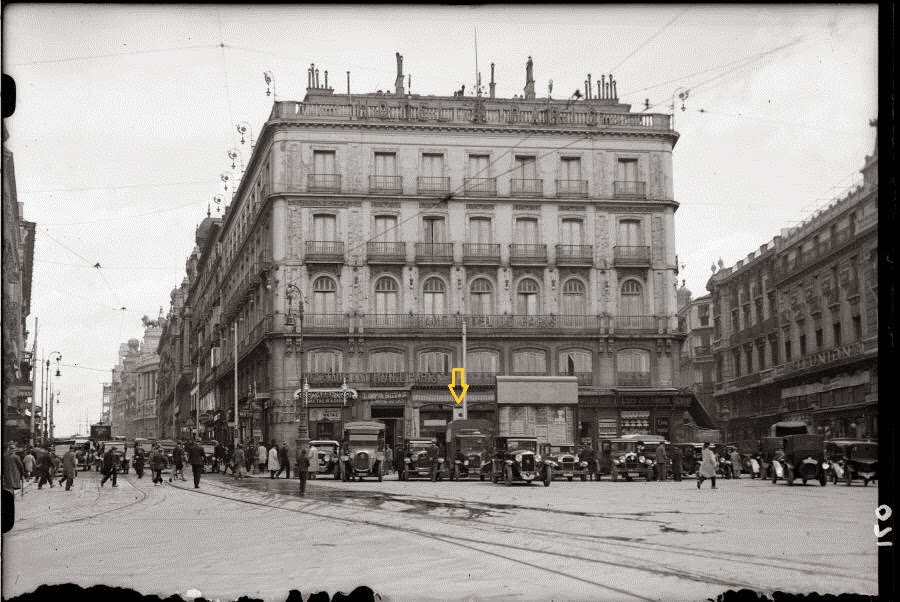El Café de la Montaña señalado con una flecha (antiguoscafesdemadrid.blogspot.com.es)