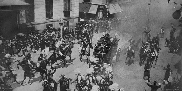 Instantes posteriores al atentado contra Alfonso XIII