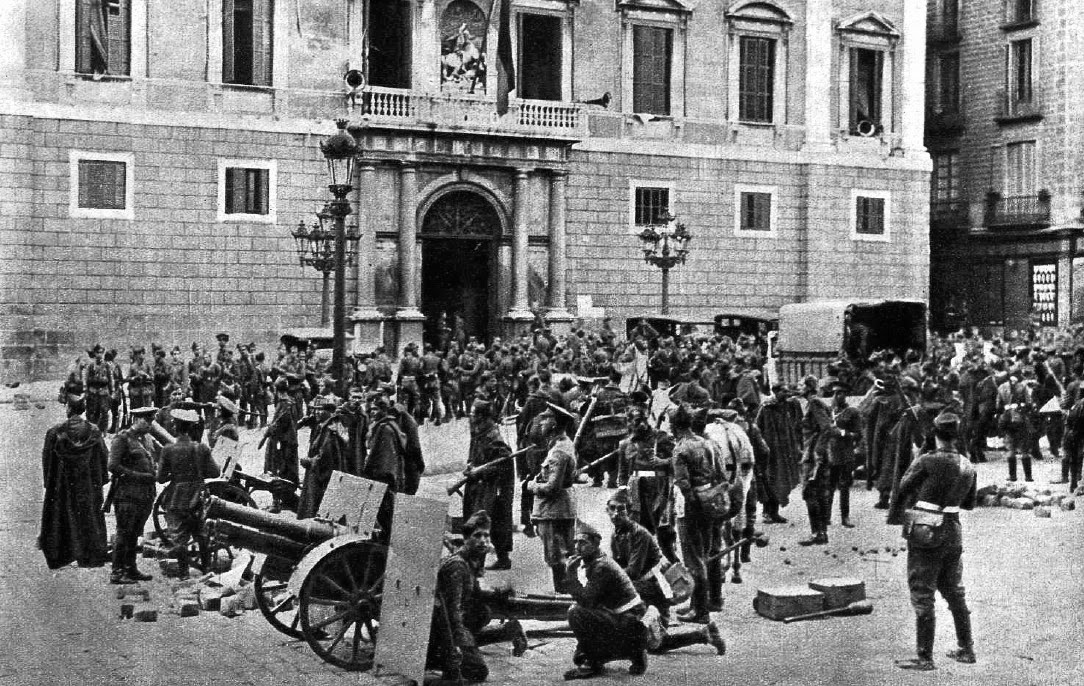 Las tropas españolas frente a La Generalitat tras la rendición