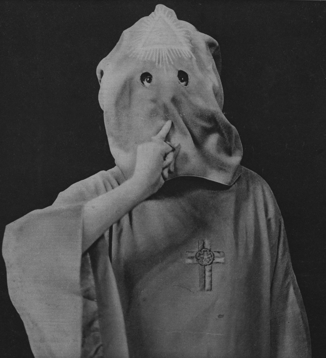 Crowley en la portada de la revista francesa Détective (1929)