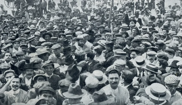 Blasco Ibañez, en el centro de la imagen, en el centro de Valencia tras las elecciones de 1905 ( Nuevo Mundo , 14 de septiembre de 1905)
