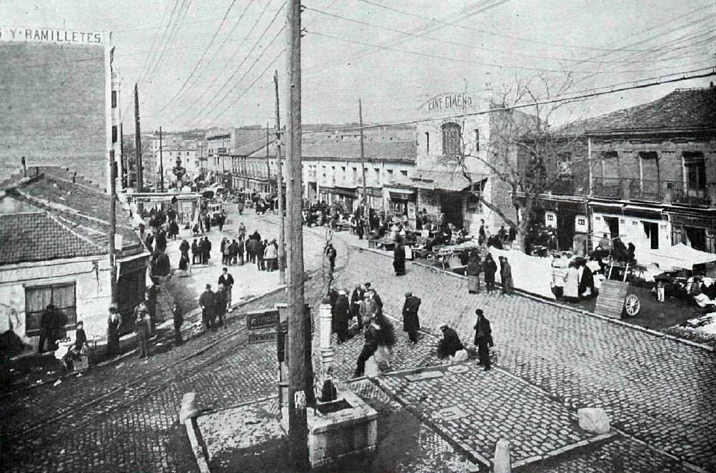 La vallecana Avenida de la Albufera esquina con la Avenida de Monte Igueldo durante los años cuarenta. Foto Alfonso.