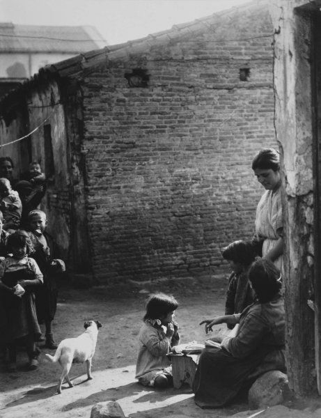 Niños del barrio de Tetuán de las Victorias. Años cuarenta. Foto_ Alfonso