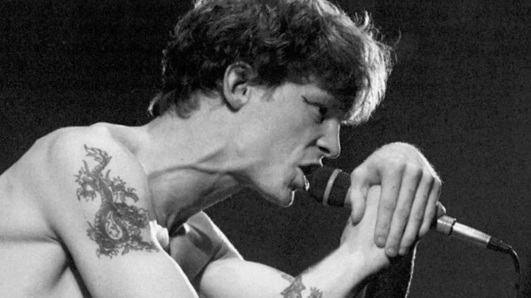 El cantante punk que robó a los ricos y regresó de entre los muertos