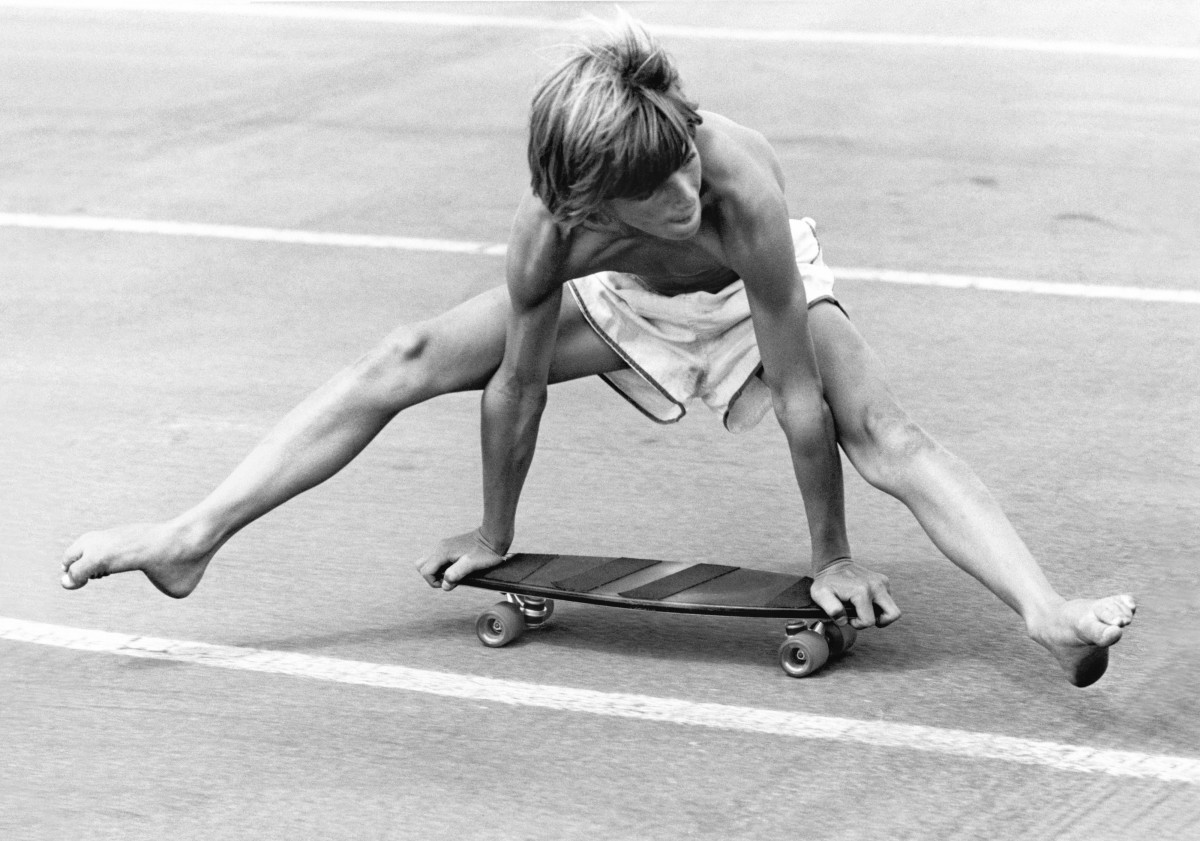 hugh-holland-silver-skate-seventies-16.jpg