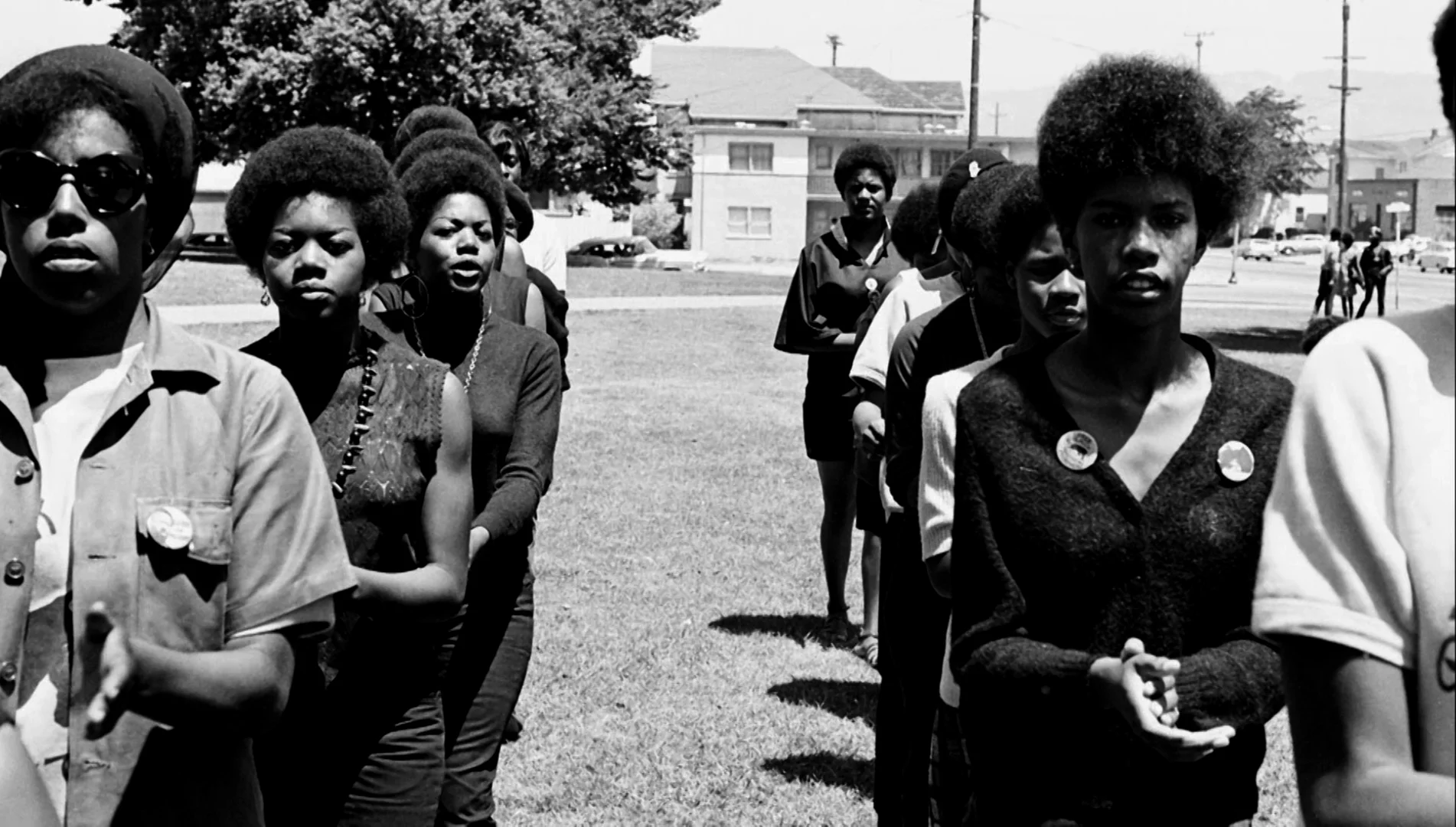 Mujeres militantes del Partido de las Panteras negras (1969). Fotografía PBS