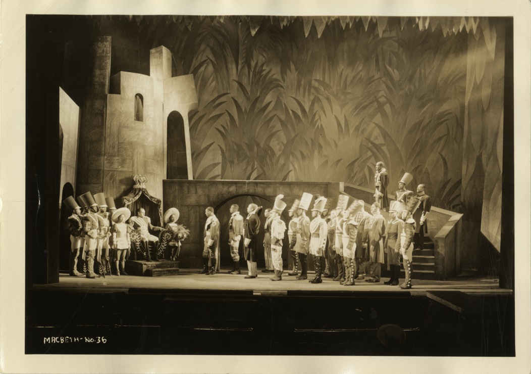 Imágenes del estreno de la obra, incluido los bailarines y hechiceros. Fotografías: Detroit Public Library