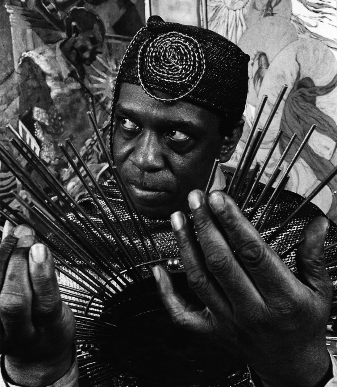 Sun Ra fotografiado en 1968 por Henri Dauman