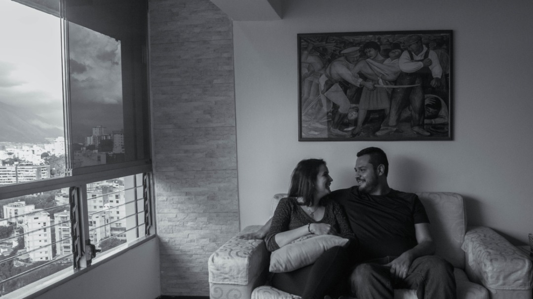 Montes de Oca y su pareja en su domicilio de Caracas