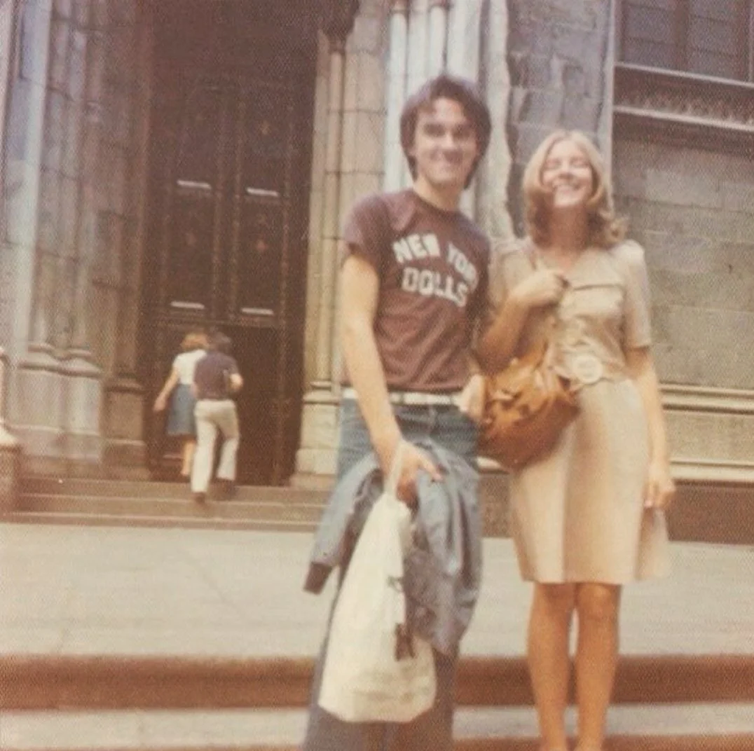 Morrissey, alrededor de 1976, con una camiseta de los New York Dolls
