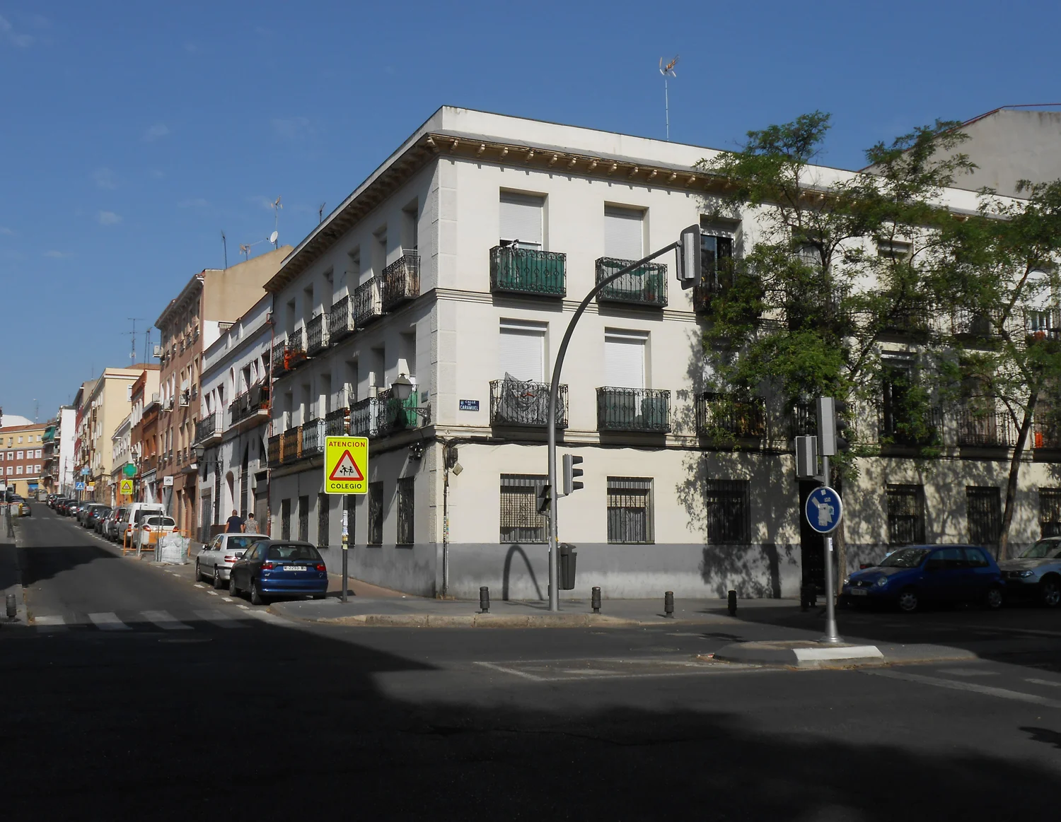 El edificio del número 22 de la calle Caramuel. Fotografía: El autor