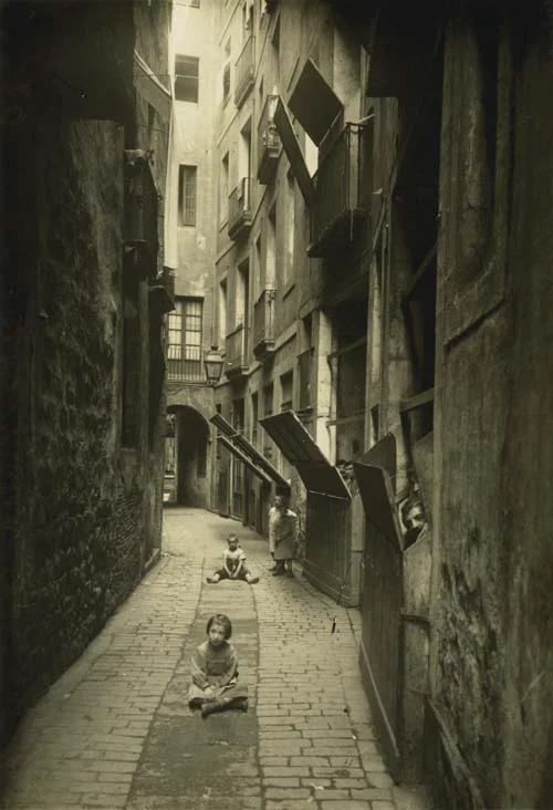 Calle Malla (Barcelona, 1908). AFB. Fotografía: Adolf Mas