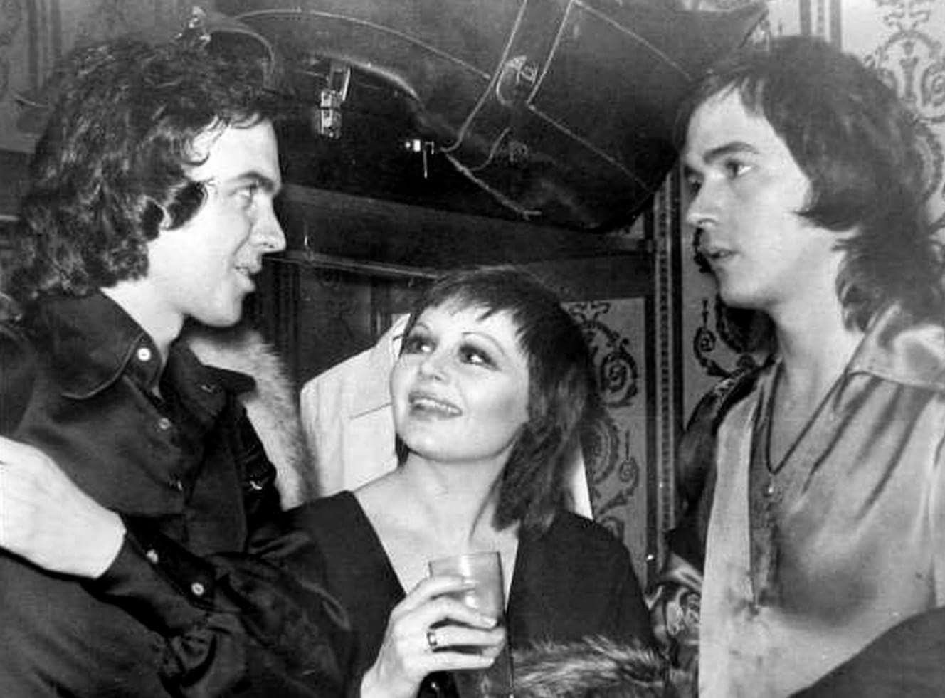 Camilo junto a Rocío Durcal y Júnior