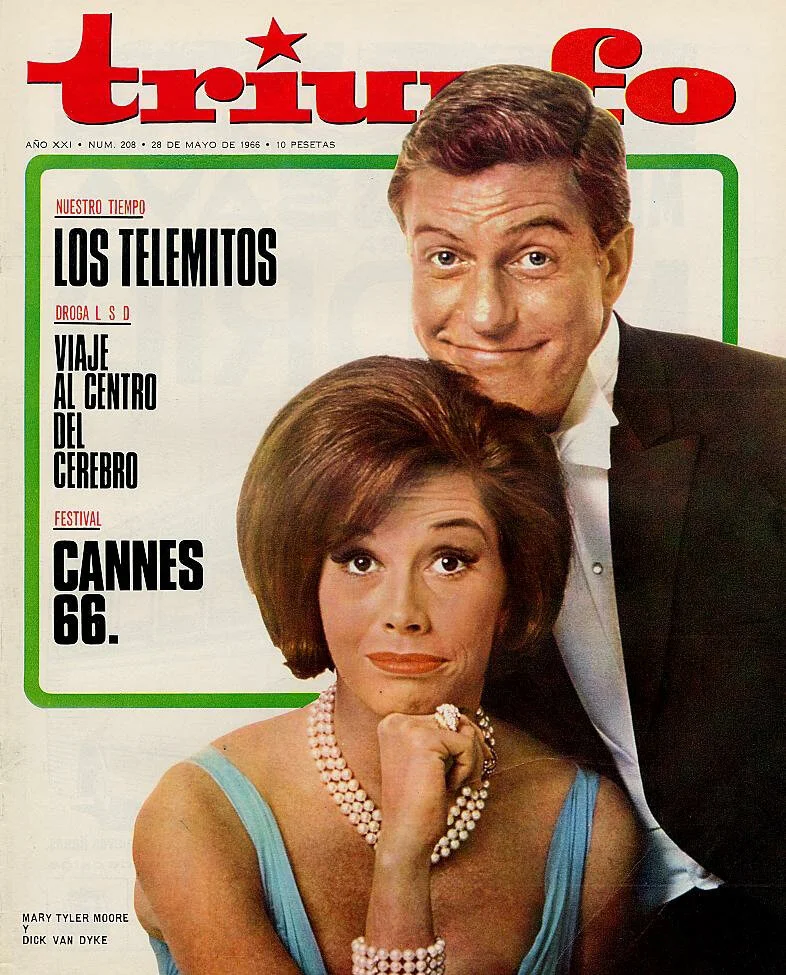 Portada del número 208 de  Triunfo  en el que se incluye el reportaje casi tan cómico como Dick Van Dyke.