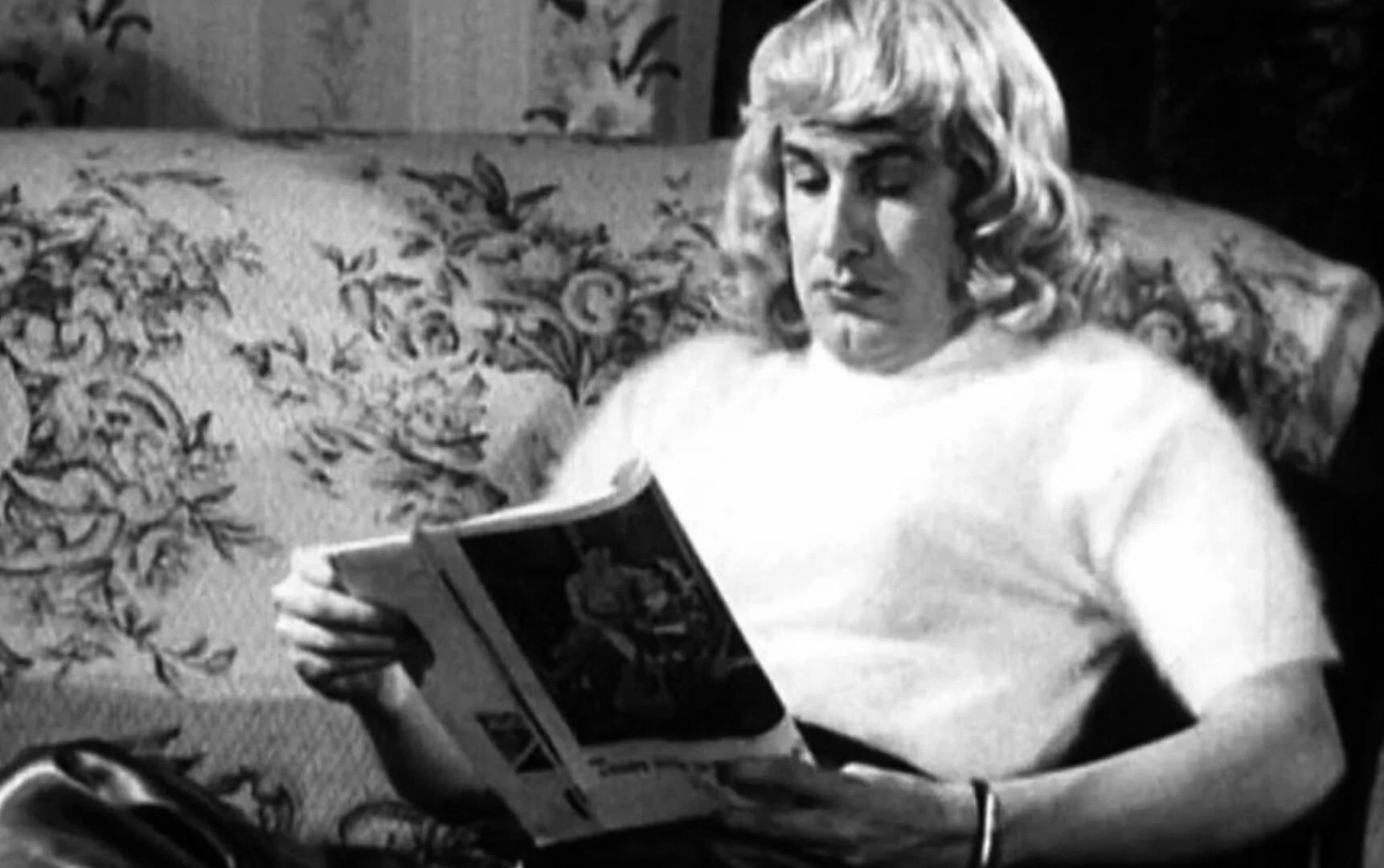 Ed Wood, luciendo un jersey de angora en su película Glenn or Glenda (1953).