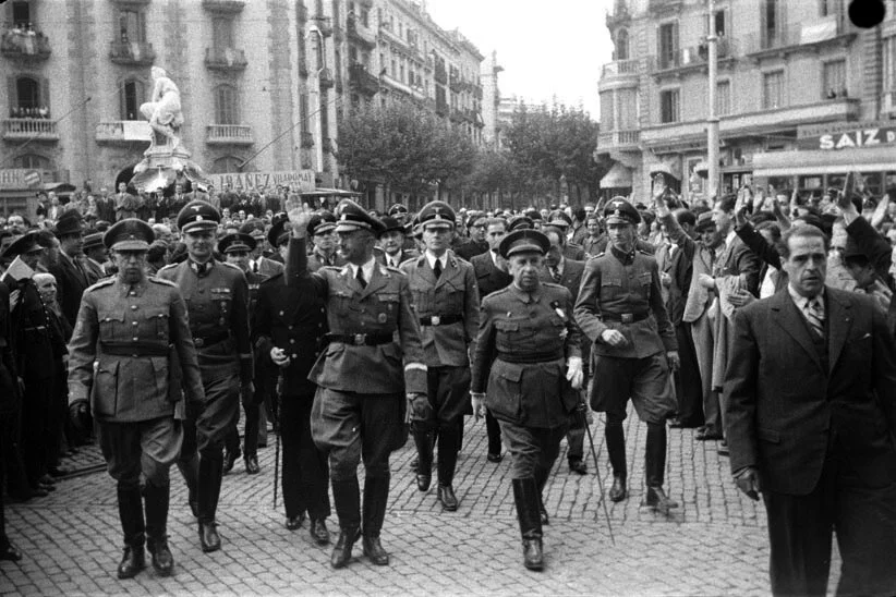 Himmler pasea por Barcelona (Foto: ANC).