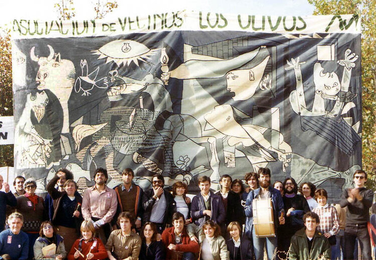Guernica. Asociación de Vecinos Los Olivos. Barrio Paseo de Extremadura, Madrid. 7,80x3,50 metros (1981).