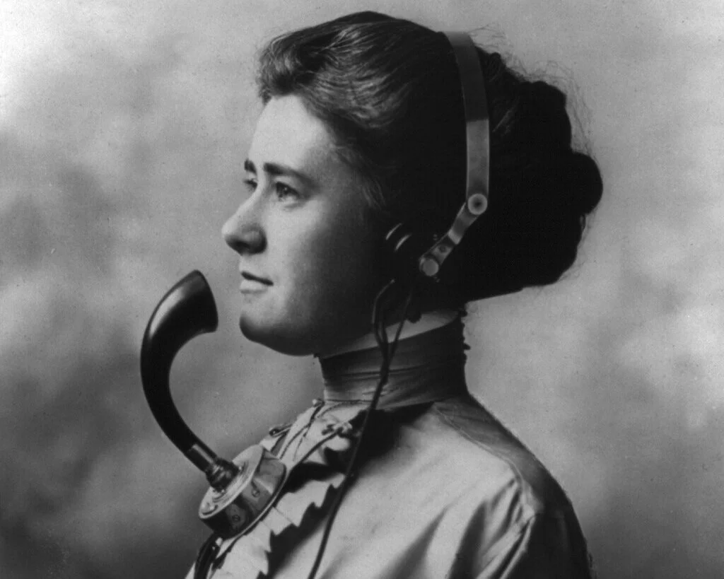 El artículo de 1913 que ya denunciaba la explotación de telefonistas y teleoperadores