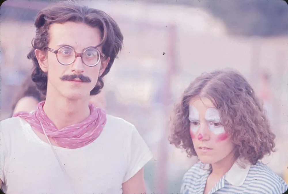Asistentes a la edición 1976 de Canet roc. (Fotografía: Colita. Arxiu Nacional de Catalunya).