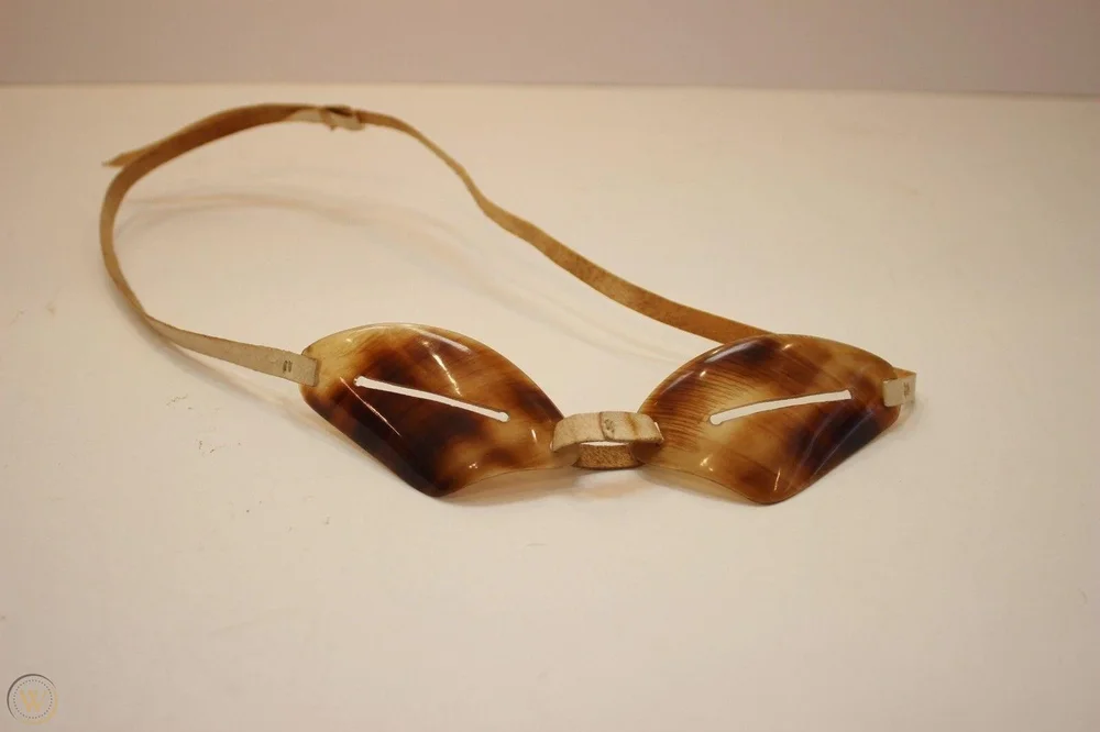 older-alaskan-eskimo-snow-goggles_1_2a238164d524868c3f953ce6881095e4.jpg