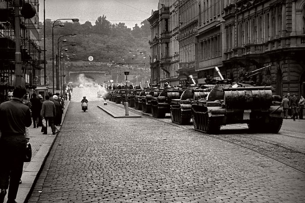 Prague.-21-August-1968.-Warsaw-Pact-tanks-invade-Prague..jpeg