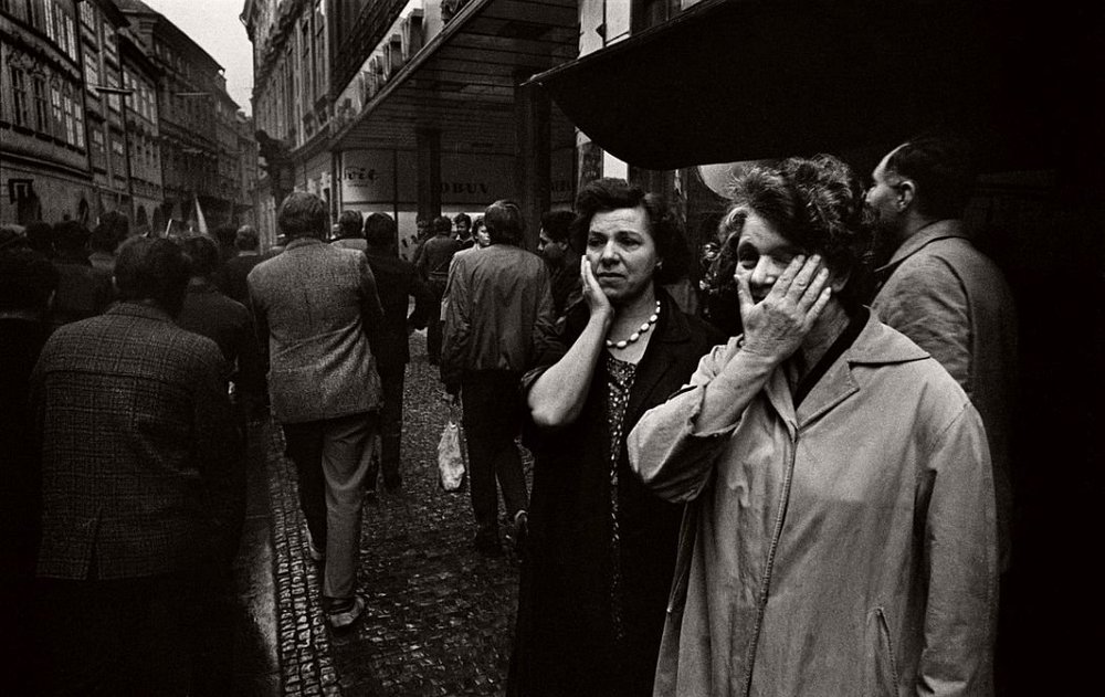 Prague.-In-the-Old-Town-District.-August-1968.-Warsaw-Pact-troops-invasion..jpeg
